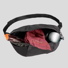 Charger l'image dans la galerie, Sac banane compact de trek voyage TRAVEL 2L noir
