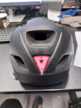 Charger l'image dans la galerie, Casque velo + lampe
